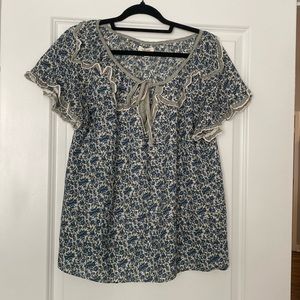 Max studio top. Worn a couple times. Size medium